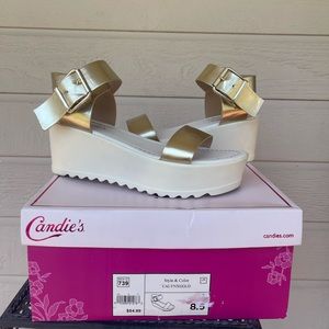 Candies Calynx. Size 8.5. Awesome summer shoe, pairs well with summer fashion.